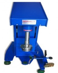 实验新型篮式砂磨机